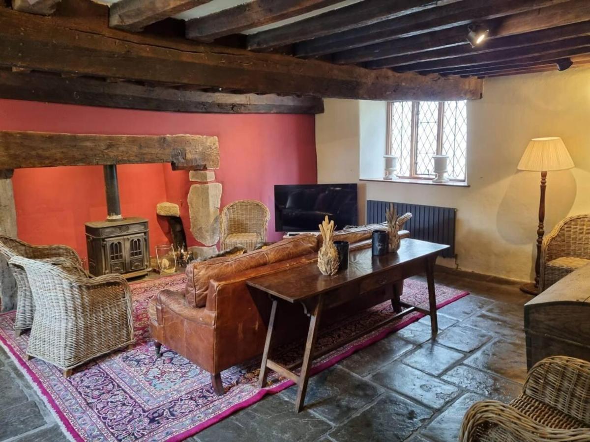 Remarkable 4-bed In Cearleon * Newport (Gwent)