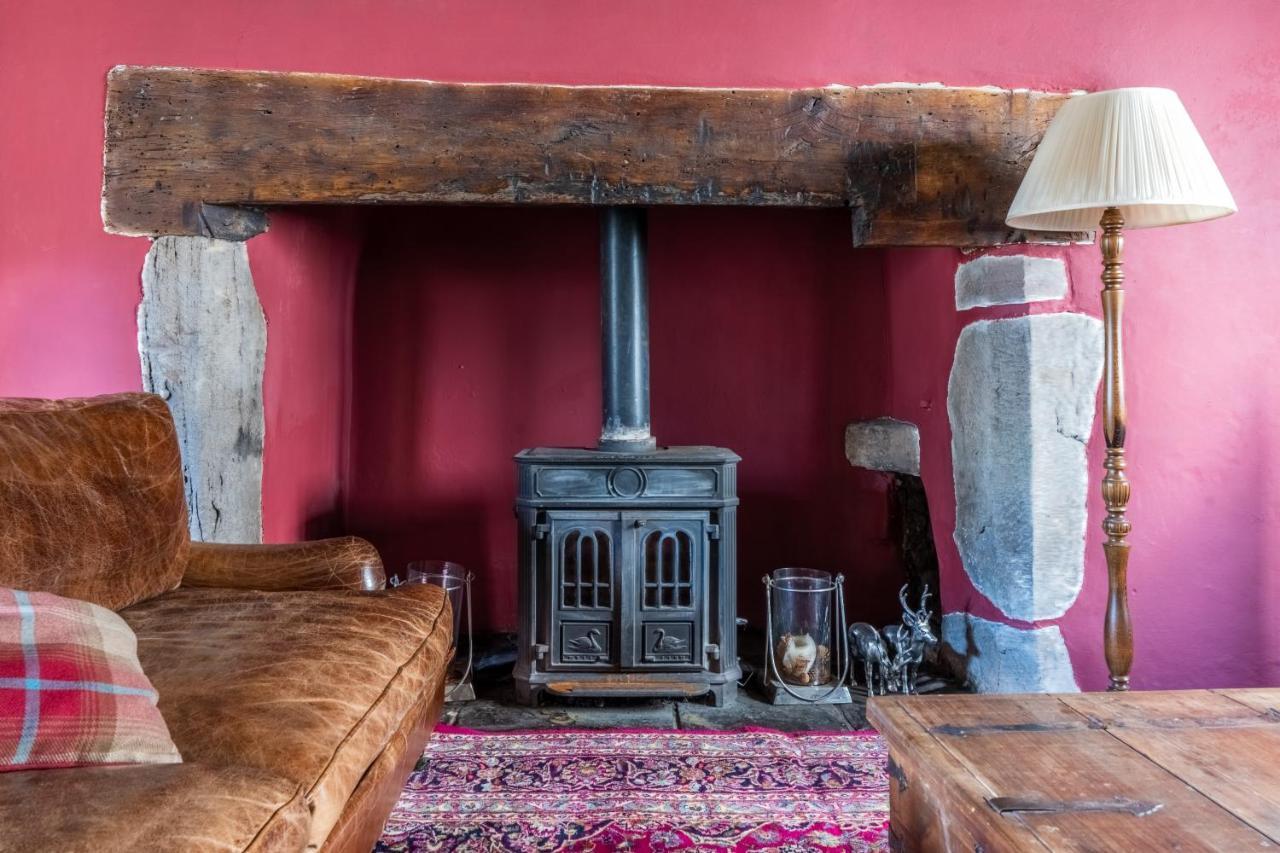 Remarkable 4-bed In Cearleon Newport (Gwent)